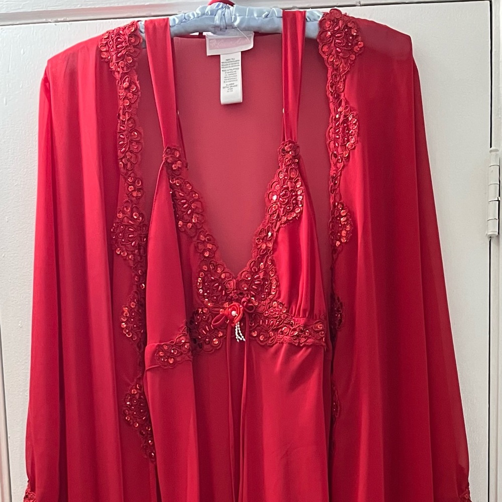 LUCIE ANN vintage embellished red sequined nightgown and robe set. Never worn!